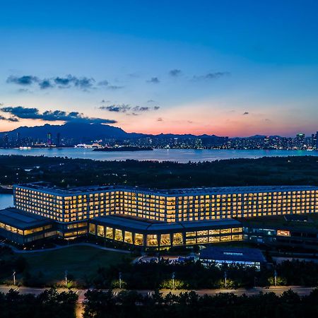Hotel Wyndham Grand Qingdao Exterior foto