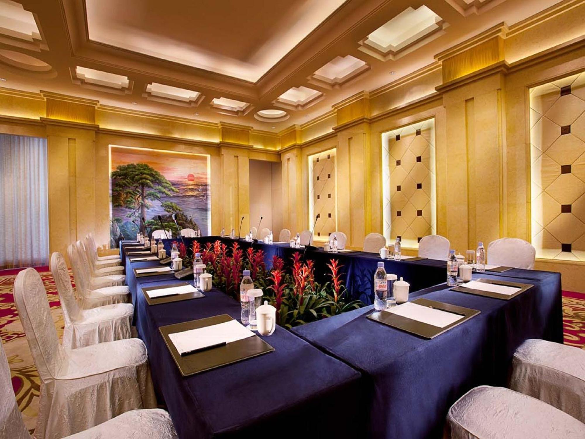 Hotel Wyndham Grand Qingdao Exterior foto