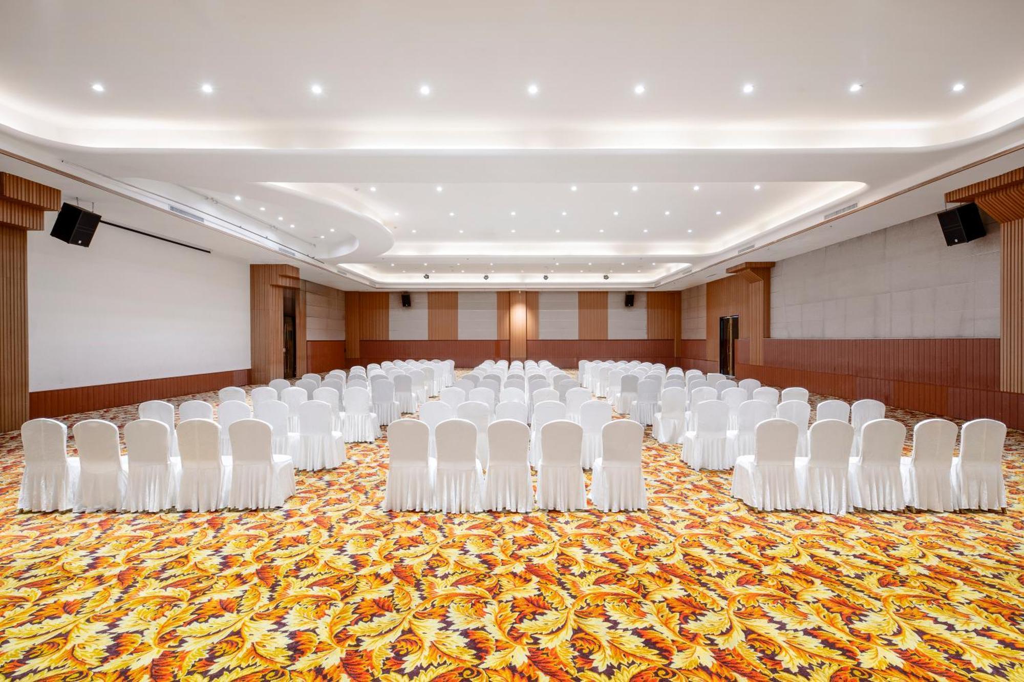 Hotel Wyndham Grand Qingdao Exterior foto