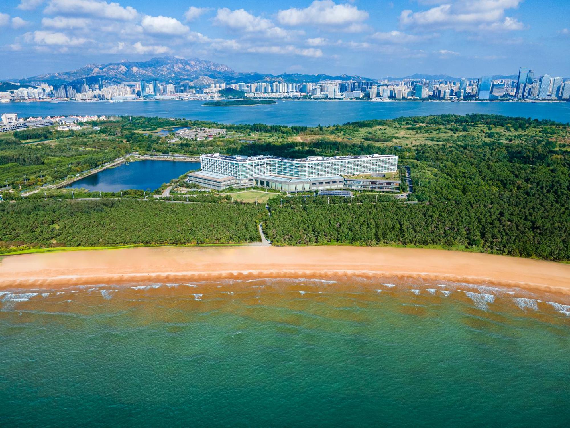 Hotel Wyndham Grand Qingdao Exterior foto