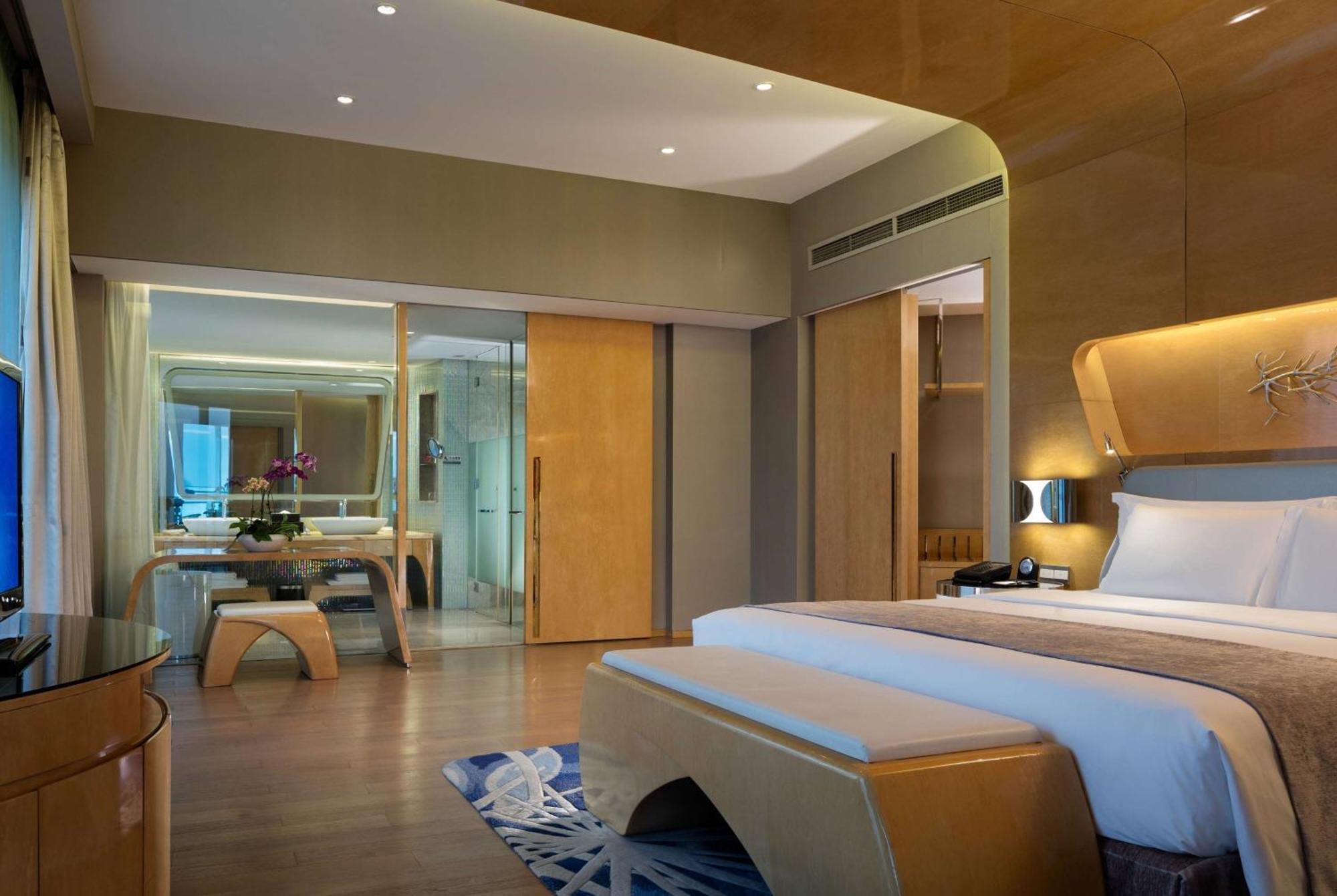 Hotel Wyndham Grand Qingdao Exterior foto