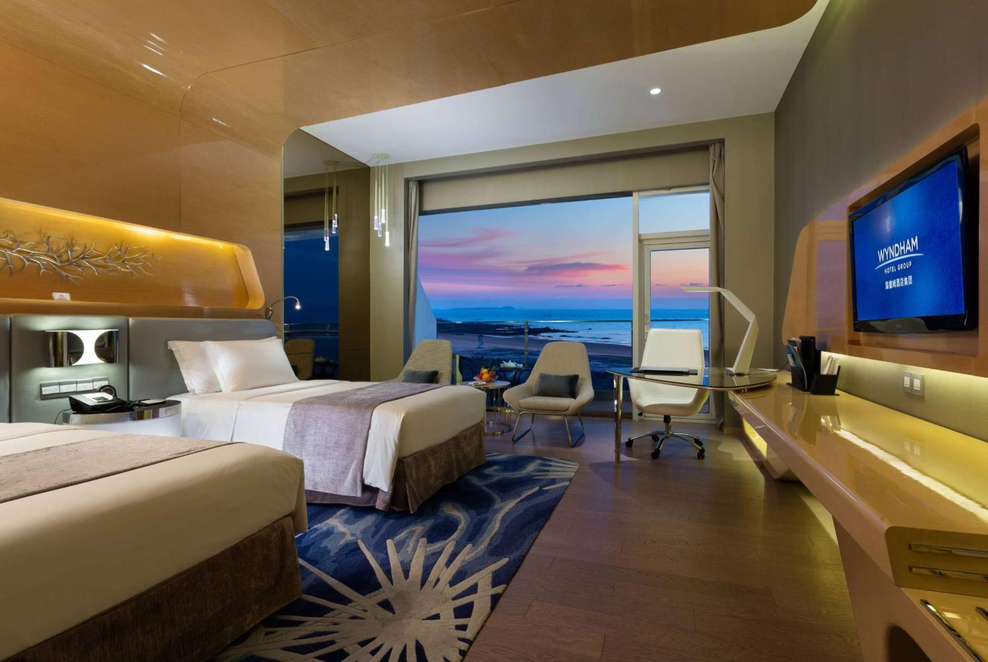 Hotel Wyndham Grand Qingdao Exterior foto