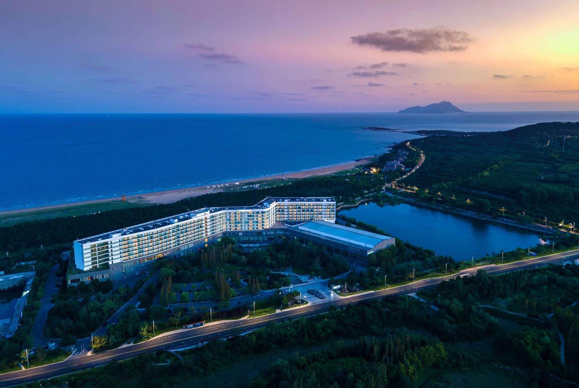 Hotel Wyndham Grand Qingdao Exterior foto