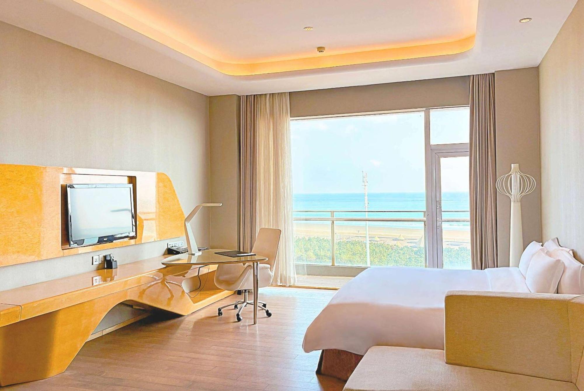Hotel Wyndham Grand Qingdao Exterior foto