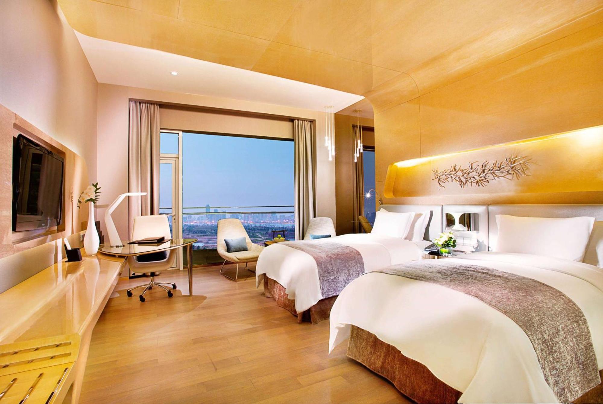 Hotel Wyndham Grand Qingdao Exterior foto