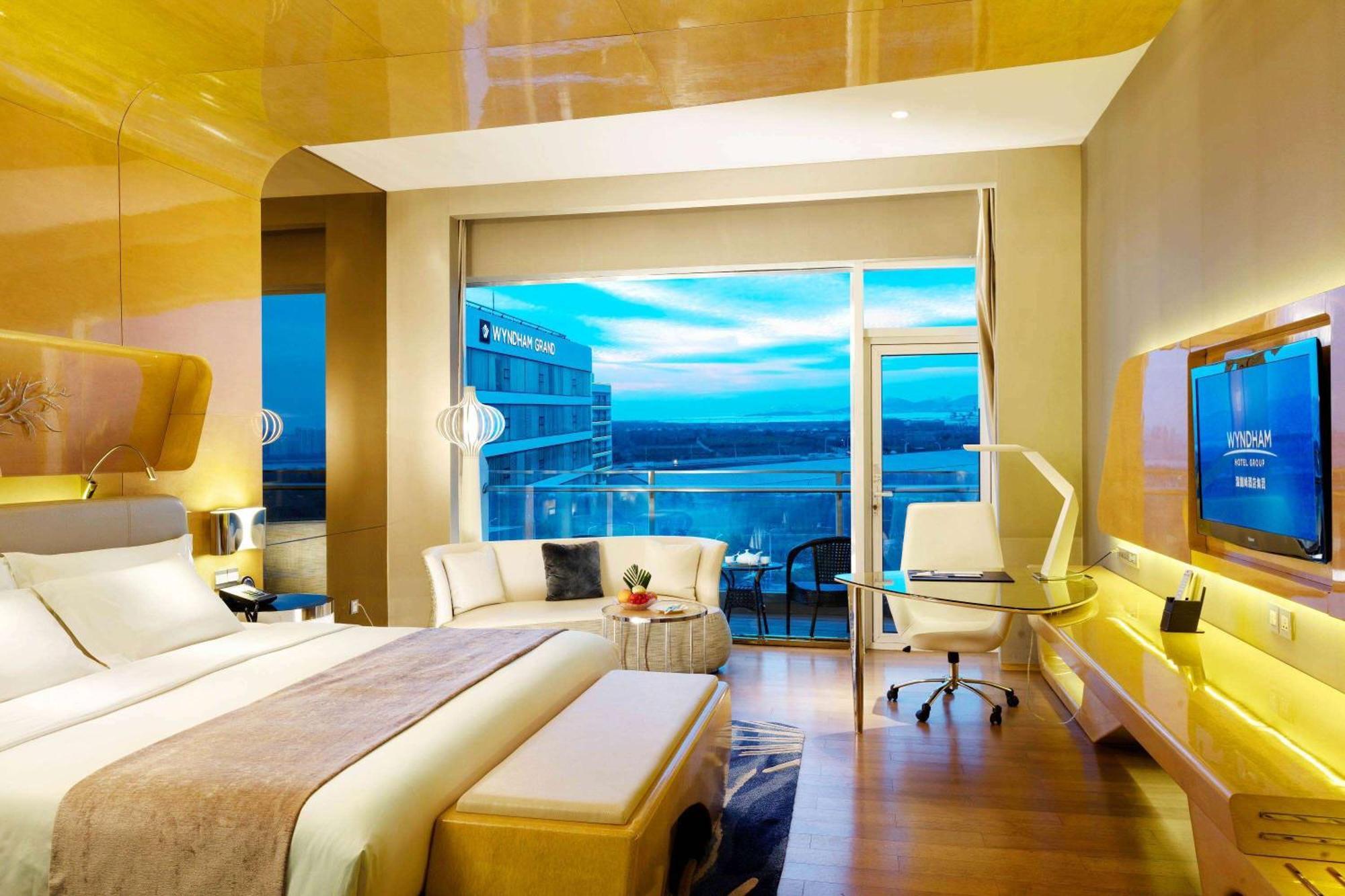 Hotel Wyndham Grand Qingdao Exterior foto