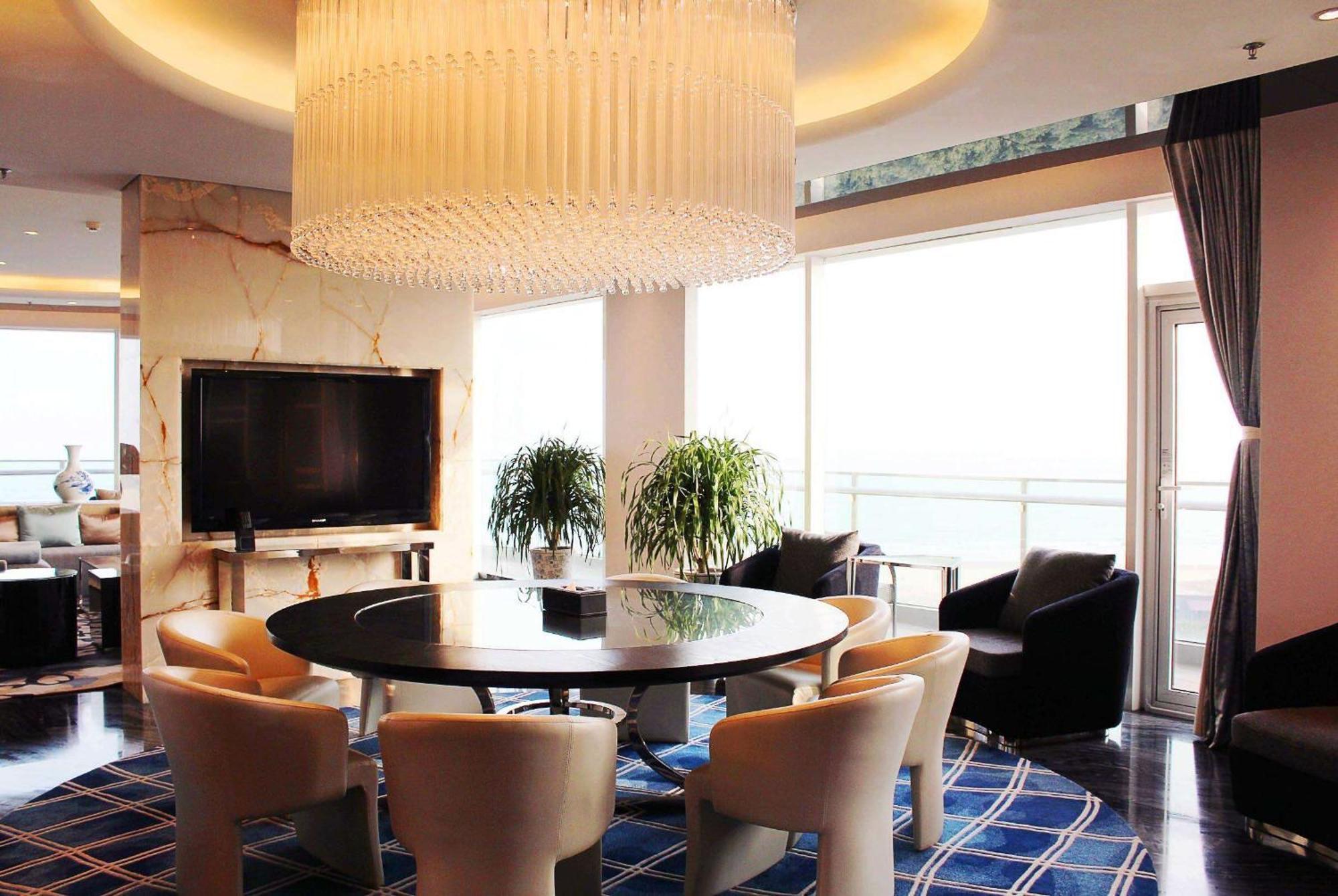 Hotel Wyndham Grand Qingdao Exterior foto